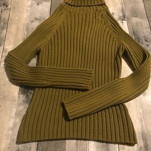 London Jean turtle neck sweater size M